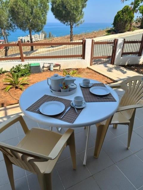 Seaclusion Vacation Villa Pomos Eksteriør billede