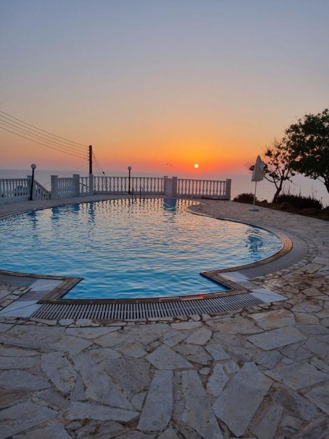 Seaclusion Vacation Villa Pomos Eksteriør billede