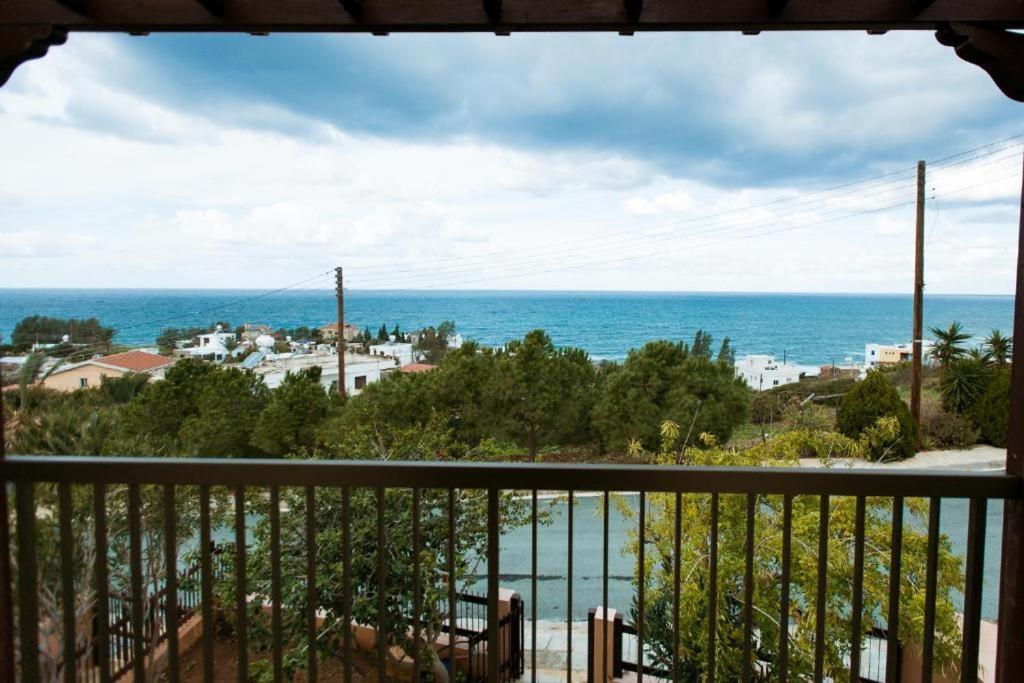 Seaclusion Vacation Villa Pomos Eksteriør billede