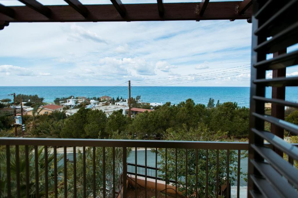 Seaclusion Vacation Villa Pomos Eksteriør billede